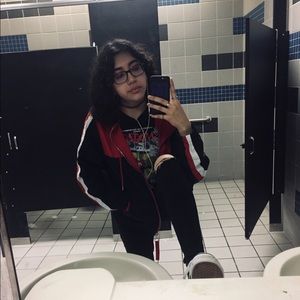 Meet your Posher, Izabella